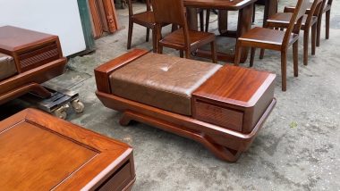 mẫu đôn ngồi phụ chân chéo