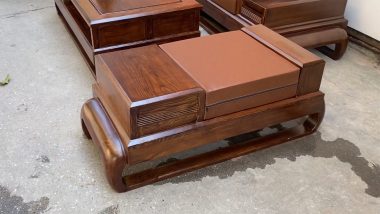 đôn ngồi rộng rãi kèm đệm da