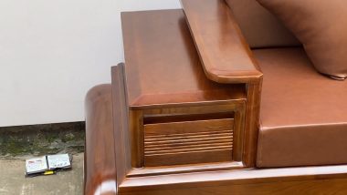 cận cảnh phần tab ngăn kéo để đồ